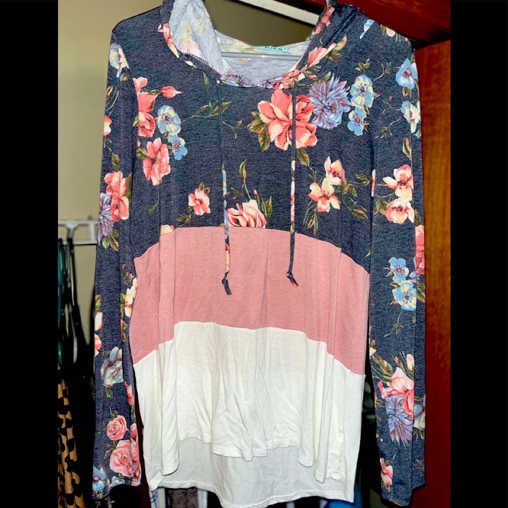 Rachel’s closet hooded shirt